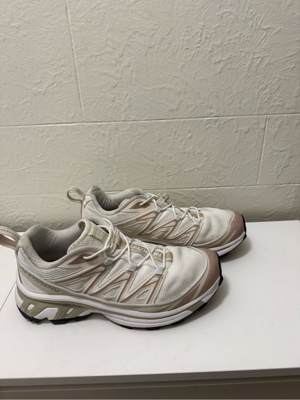 Salomon Women's XT6 Expanss White and Beige Trail Sneakers